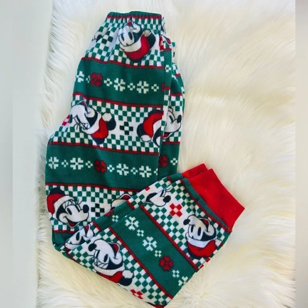 Disney Christmas Mickey Mouse pajamas! 🎄